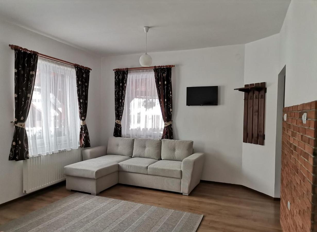 Dió vendégház Praid Exterior foto