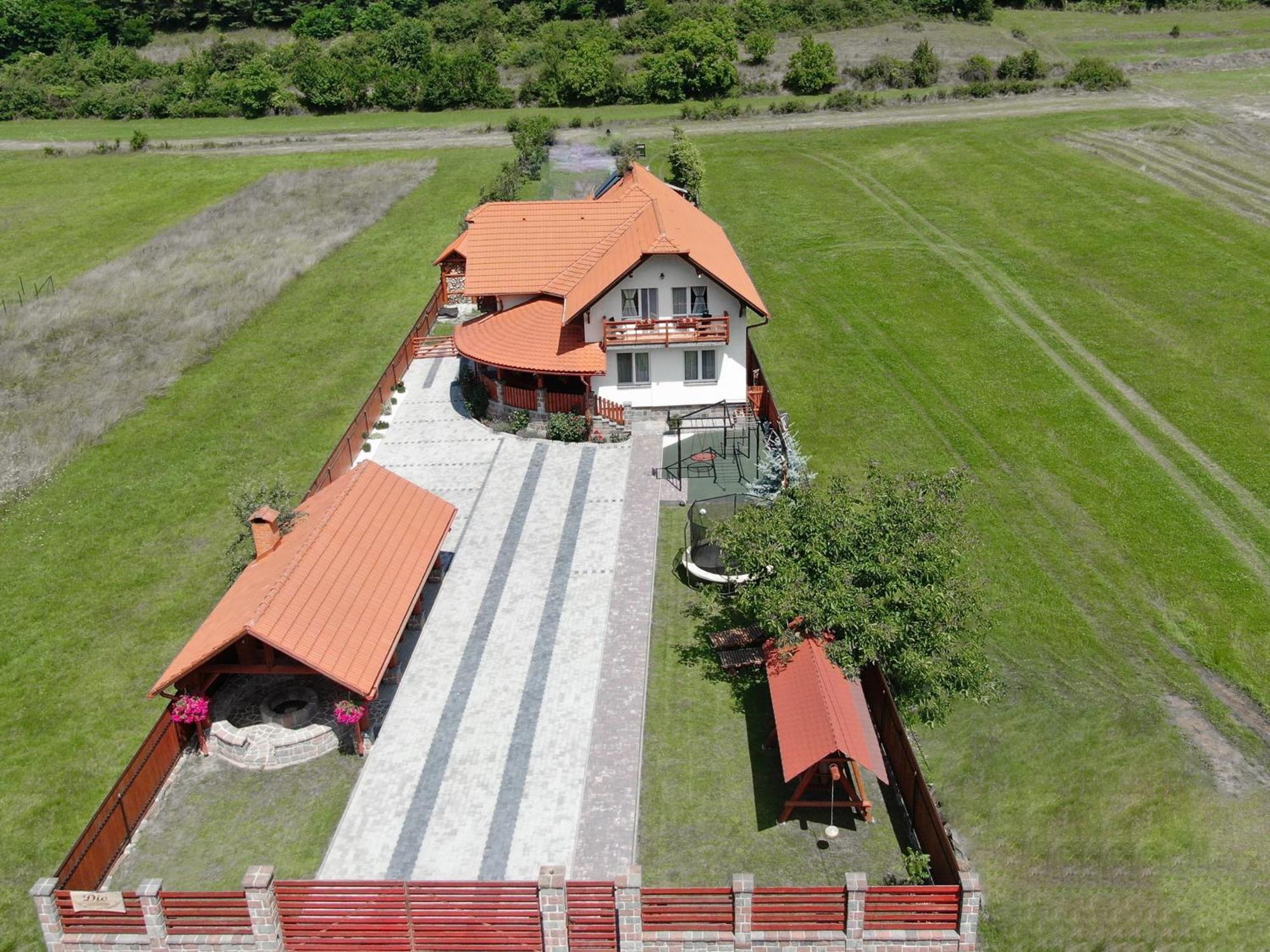Dió vendégház Praid Exterior foto