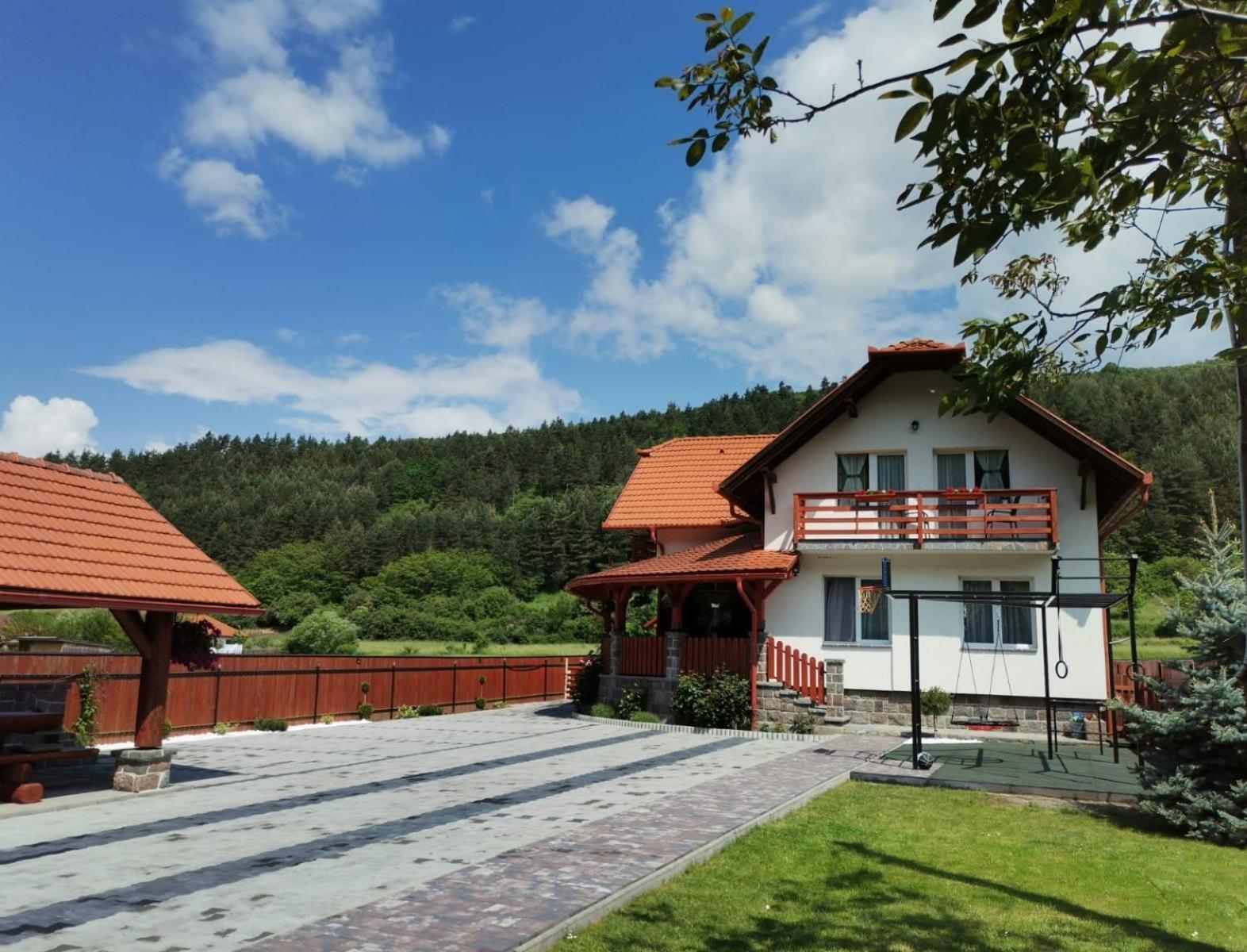 Dió vendégház Praid Exterior foto